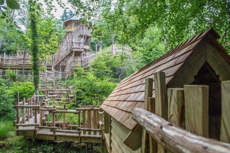 Brodick Castel adventure play structure capco