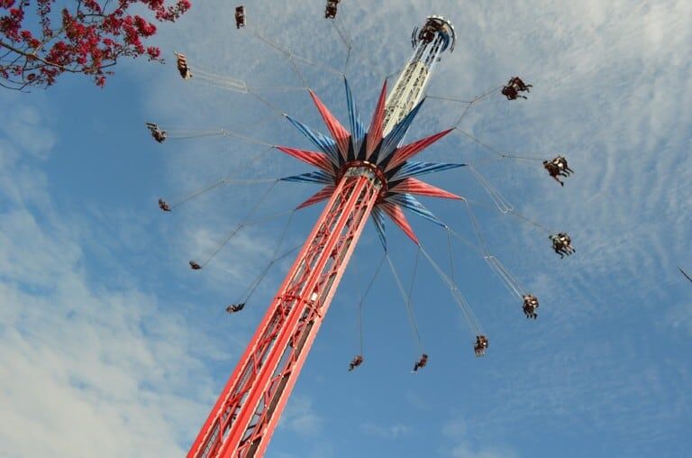 Six-Flags-Darien-Lake-SkyScreamer-wide