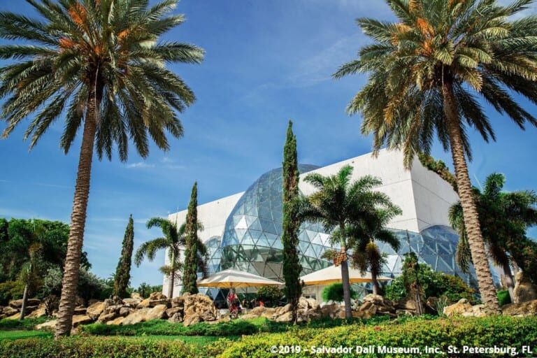 Guru Dali museum app