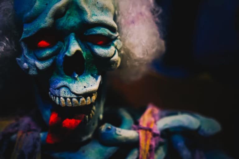 Mystic-Manor-OWA-skelton-face