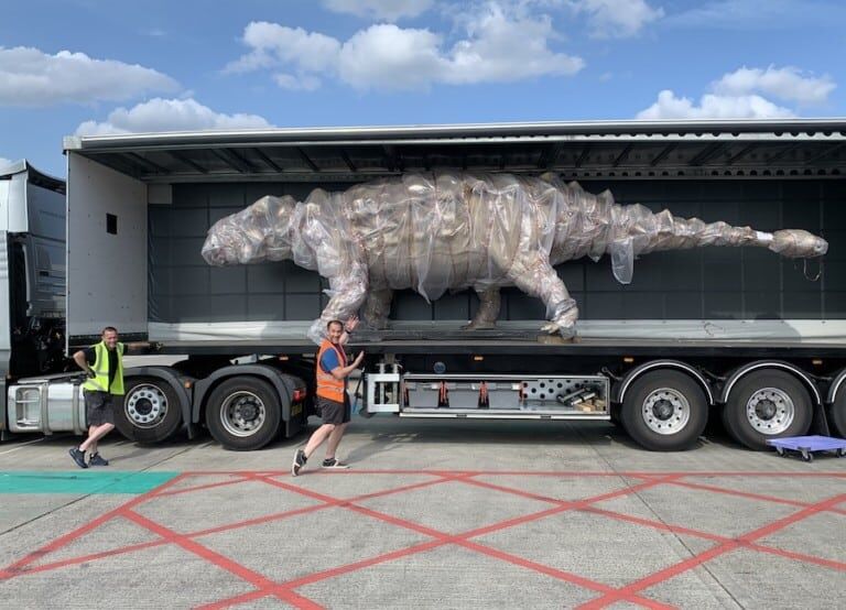 Shipping monster animatronic dinosaurs
