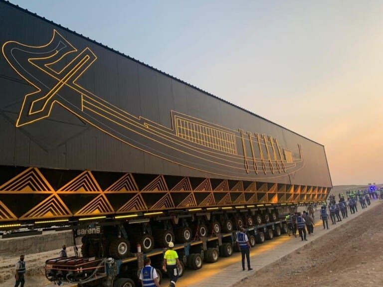 king khufu boat grand egyptian museum