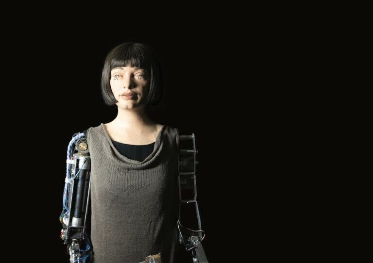 Ai-Da eyes shut