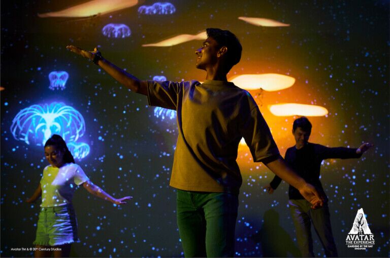 Avatar-the-Experience-Singapore-neon