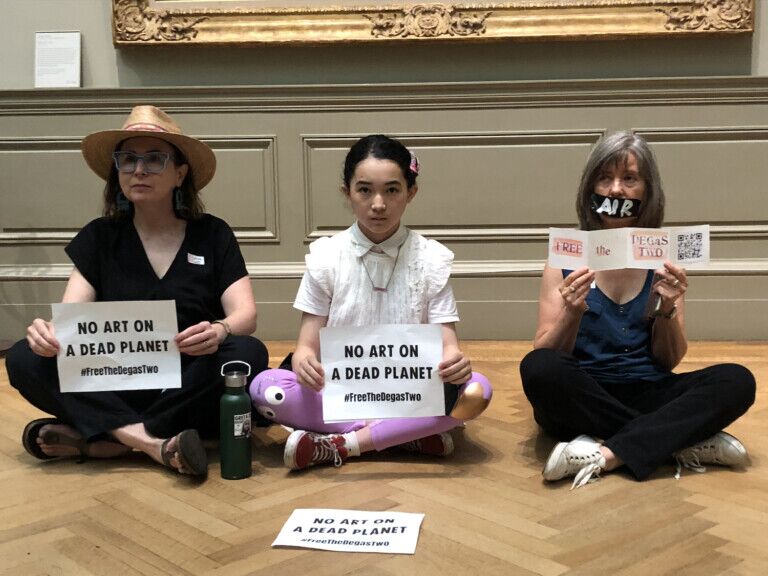 extinction rebellion met museum protest