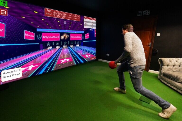 Sports Simulator Party Bowling