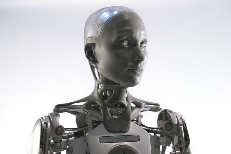 sphere aura robot