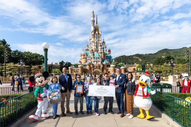 hong kong disneyland 100 millionth guest
