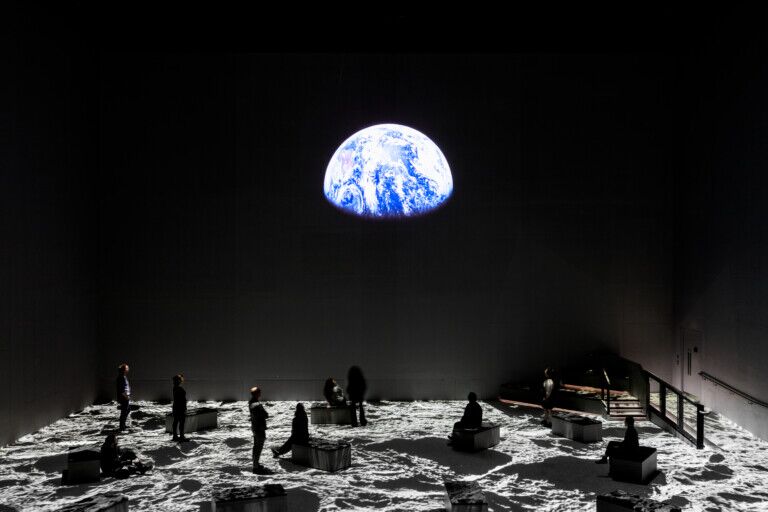 moonwalkers lightroom tom hanks