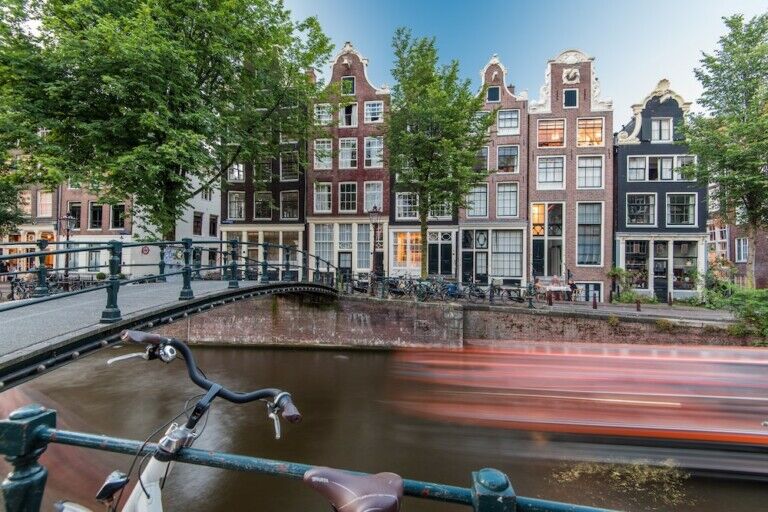 Amsterdam River and street