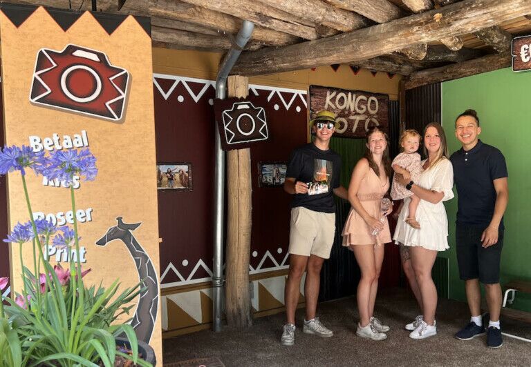 ThisPlays zoo booth