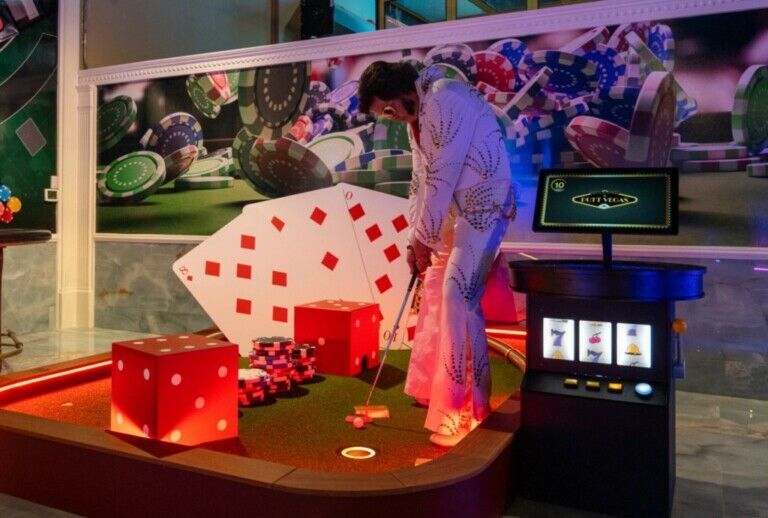 Greenspan Projects Las Vegas-themed mini golf course