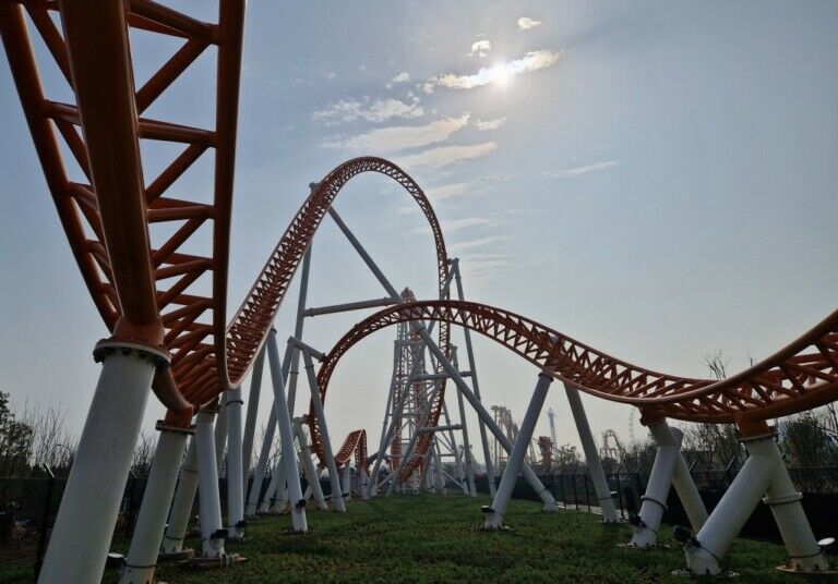 Zamperla announces launch of first Lightning lift coaster