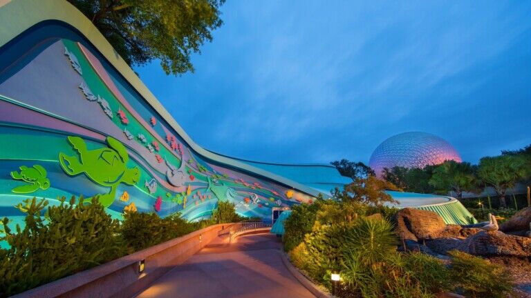disney epcot seas with nemo and friends