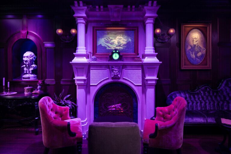 disney treasure haunted mansion parlor