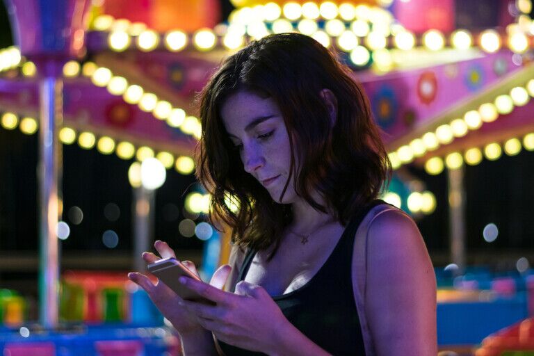 phones in theme parks