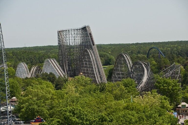 Six Flags Great Adventure. Solar panel. Solar powered. Six Flags. Great Adventure. KDC Solar