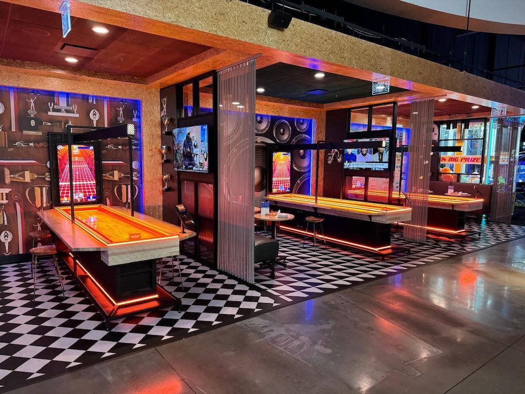 Sjoelbak bij Dave Busters