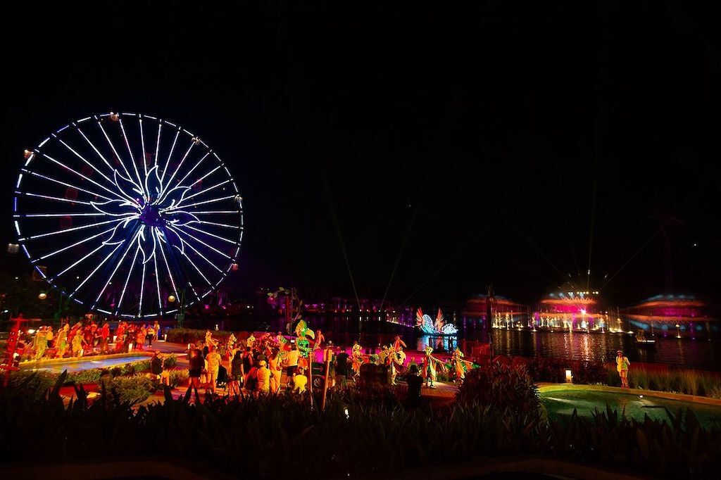 BWS Ferris Wheel of Light BON Luxury Theme Park