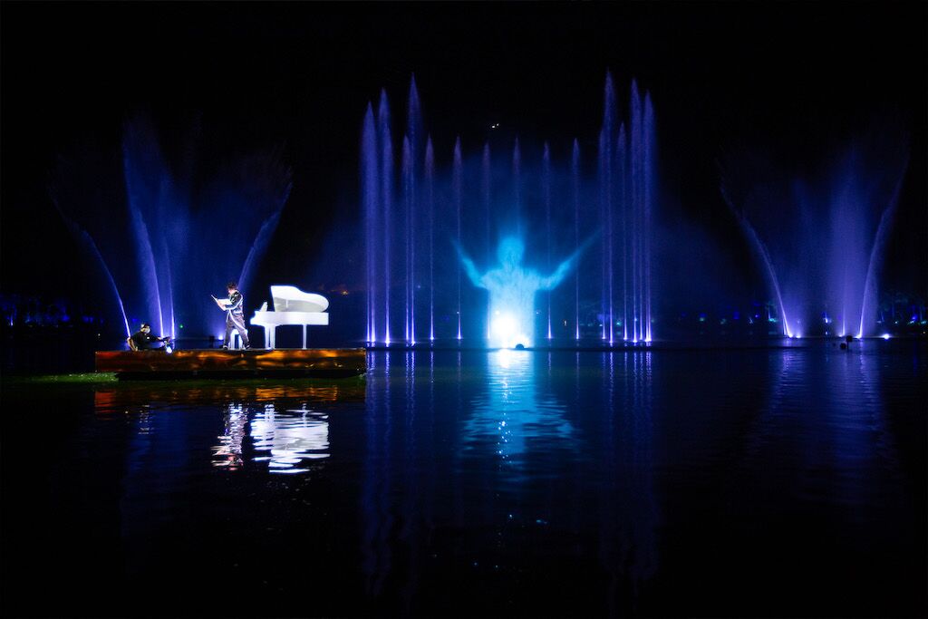 vidanta-2023-mexico-puerto-vallarta-hotel-show-water-light-performance BON Luxury Theme Park